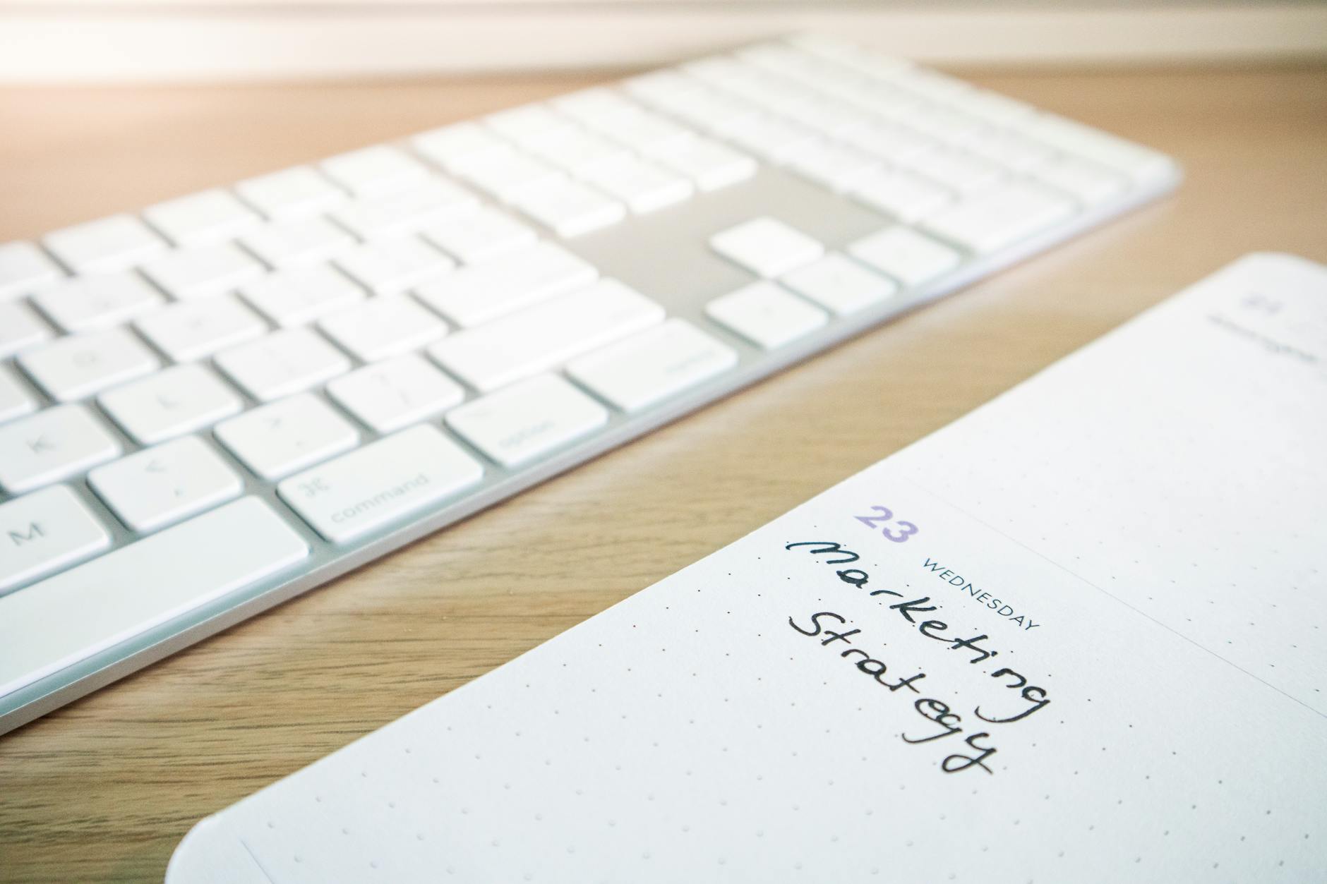 notes in a calendar and keyboard